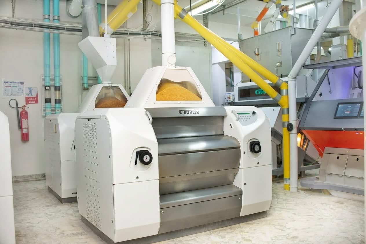 « La technologie au service de la tradition. Une précision maximale pour une qualité irréprochable. ⚙️✨ »
« التكنولوجيا في خدمة الأصالة. دقة متناهية من أجل جودة لا تشوبها شائبة. ⚙️✨ »