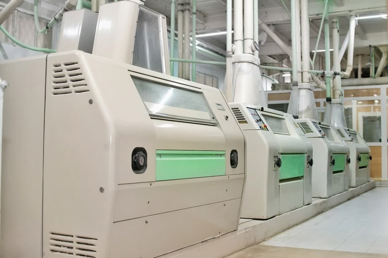 « La technologie au service de la tradition. Une précision maximale pour une qualité irréprochable. ⚙️✨ »
« التكنولوجيا في خدمة الأصالة. دقة متناهية من أجل جودة لا تشوبها شائبة. ⚙️✨ »